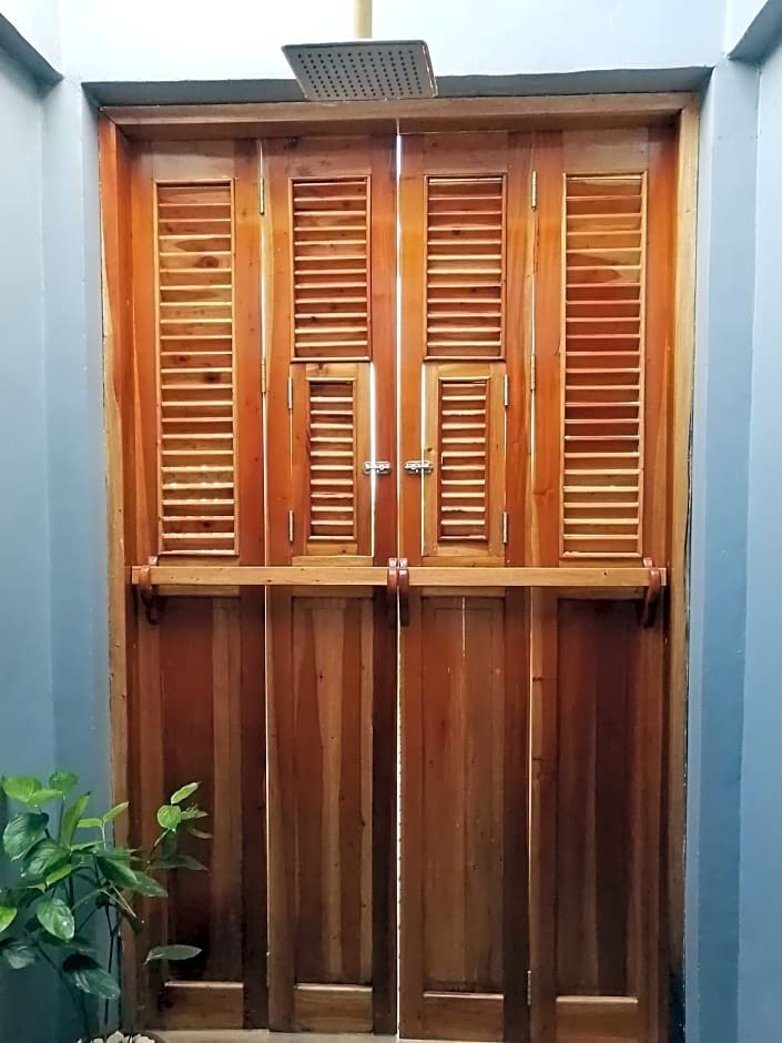 Nakabalo Guesthouse & Restaurant