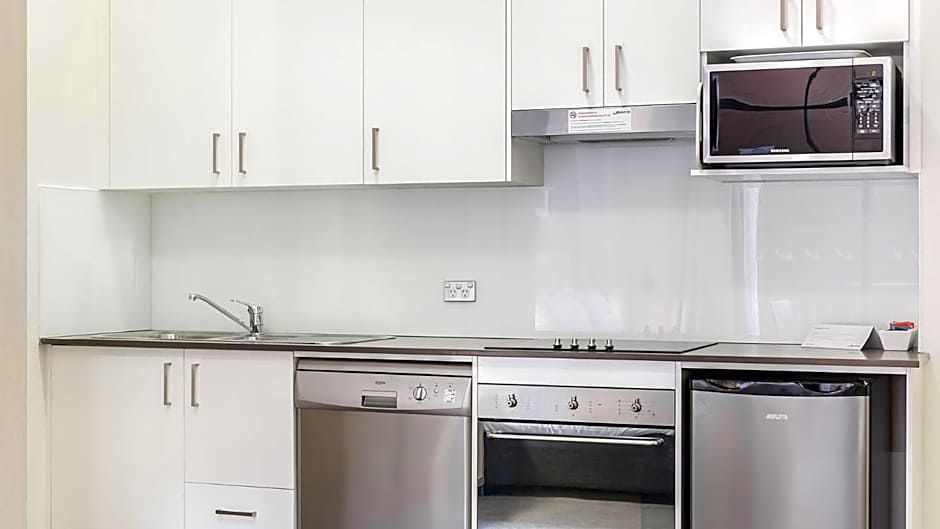 Oaks Sydney Goldsbrough Suites