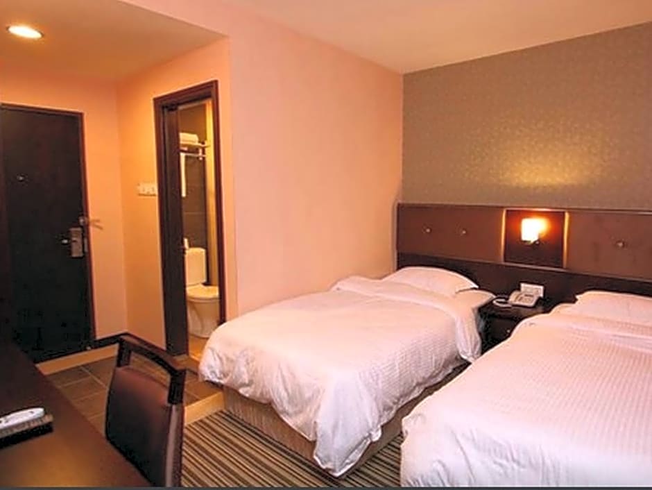 1 City Hotel