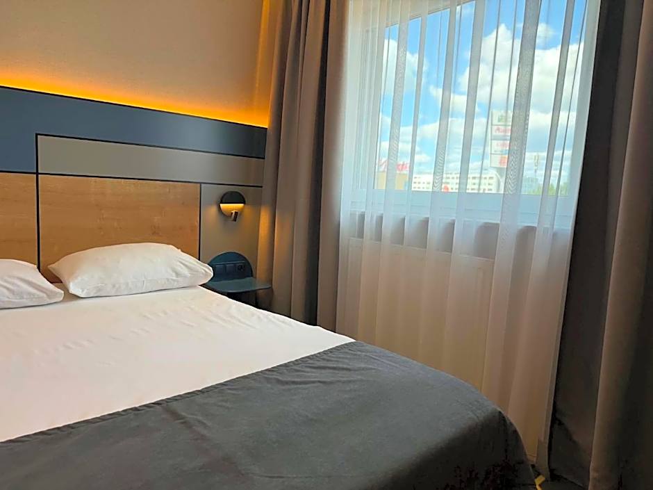 Air Hotel