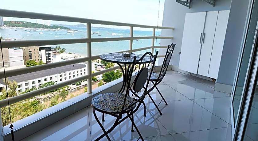 View Talay 6 Pattaya Beach Condominium by Honey