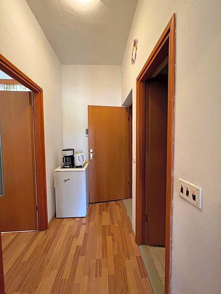 Apartments and pansion M&R