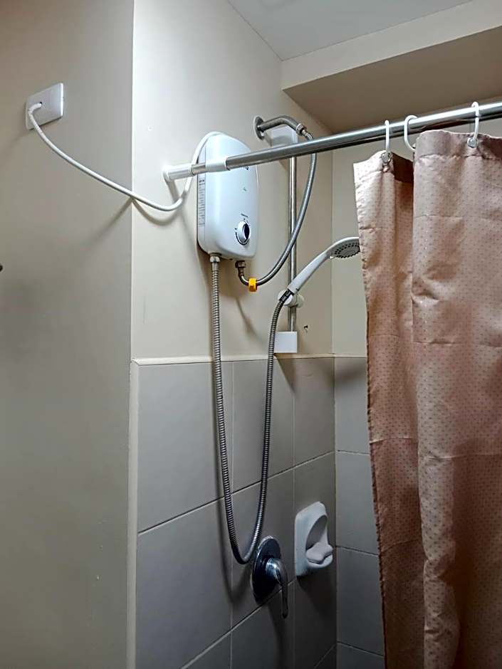 AVIDA ATRIA T2-C short walk mall,esplanade,wifi,netflix,kitchen,pool