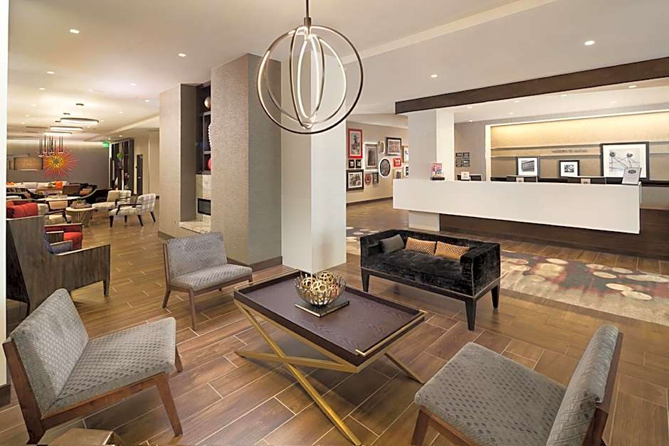 Hampton Inn & Suites Dallas / Downtown