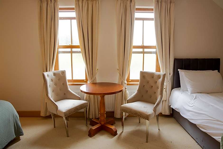 The Waters Edge Hotel