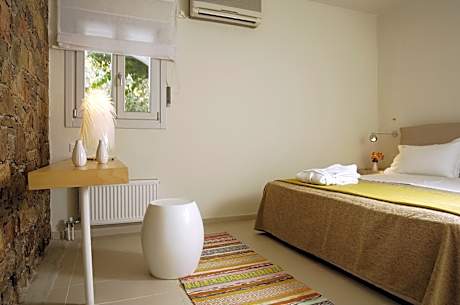 Deluxe Studio (2 -3 Adults)