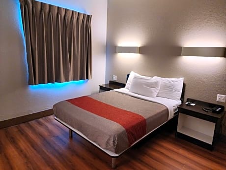 Quadruple Room - Disability Access - Roll in Shower