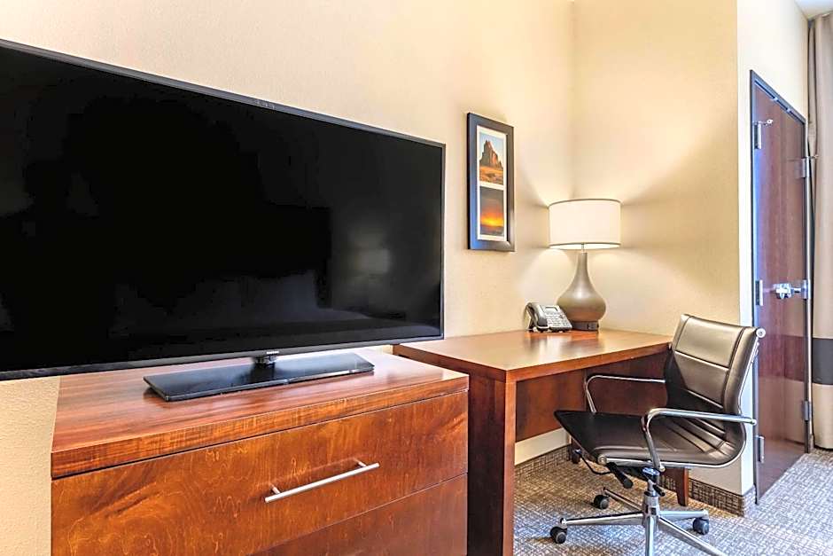 Comfort Inn & Suites Edgewood