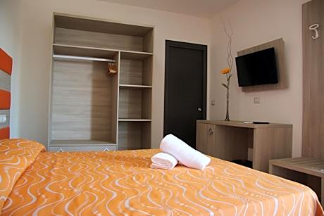 Standard Triple Room with Side Sea View