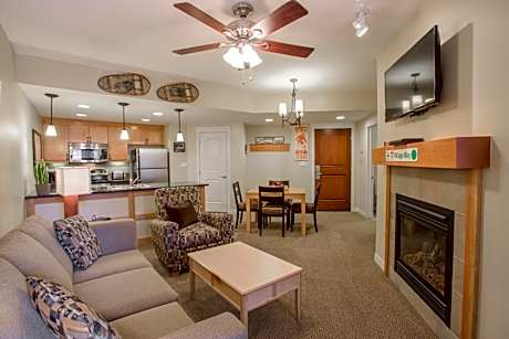 Select - 1 Bedroom condo w/ full kitchen
