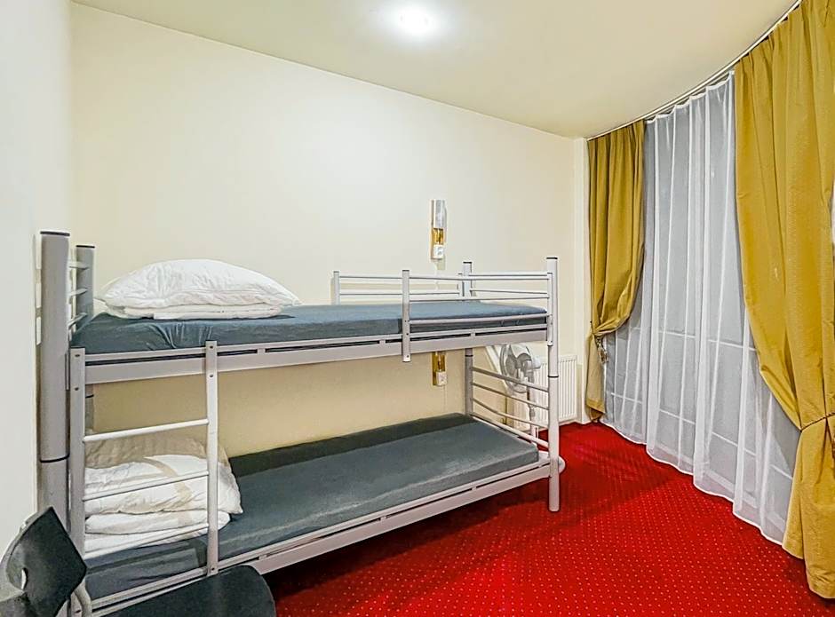Fry House Hostel - 15min to Dworzec Zachodni, 5min to Klub Progresja