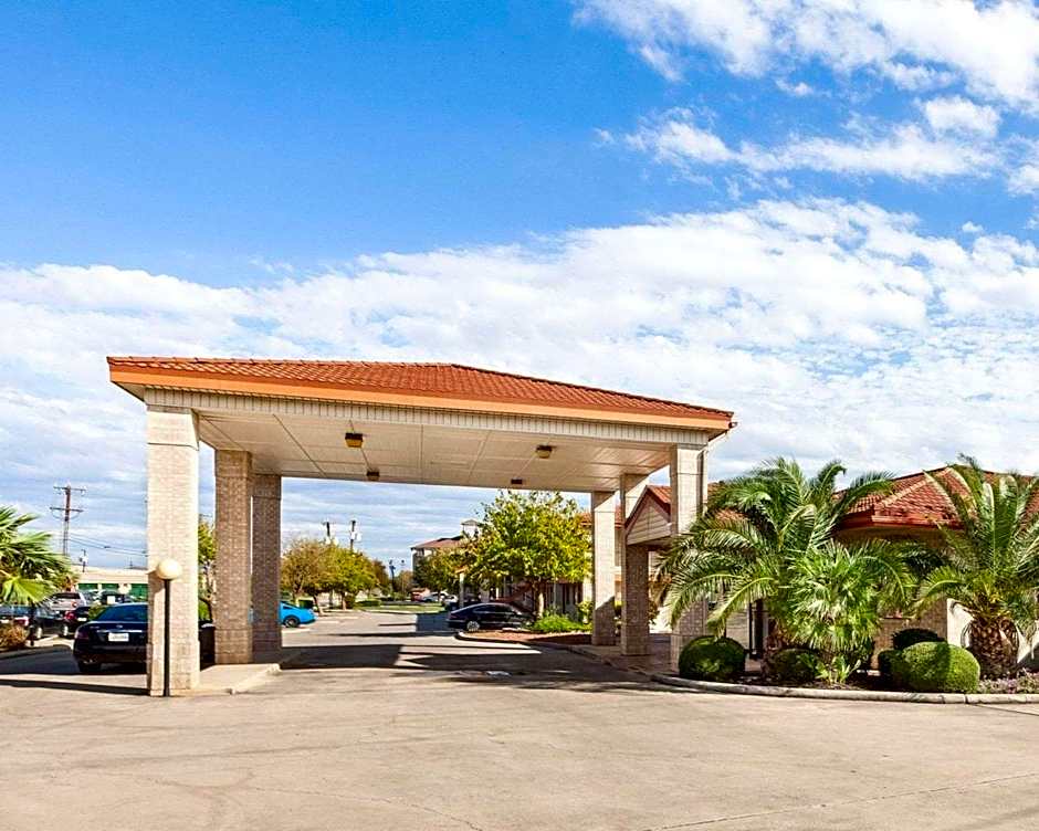 University Inn & Suites