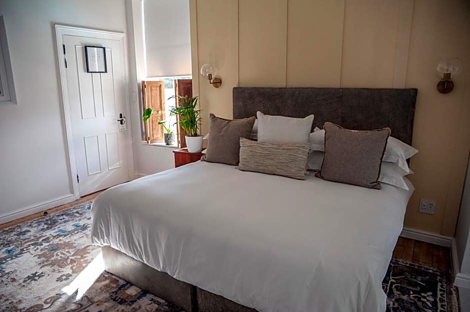 The Grand Hotel Robertson