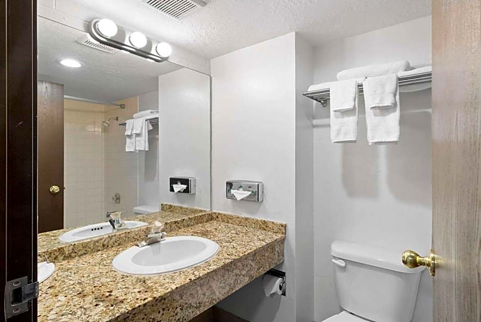 Ramada by Wyndham Richfield UT