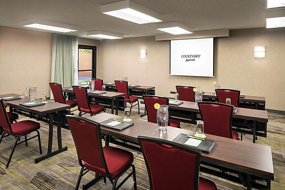 Courtyard by Marriott Irvine John Wayne Airport/Orange County