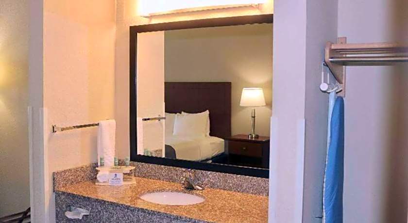 Best Western Fostoria Inn & Suites