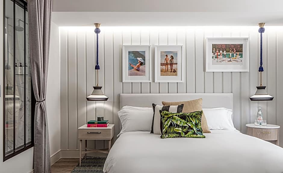 The Ray Hotel Delray Beach, Curio Collection by Hilton