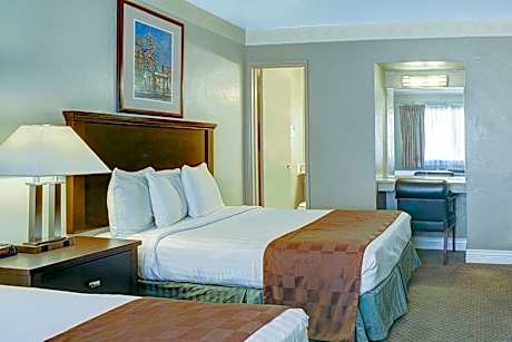 Deluxe Double Room with Two Double Beds - Non-Smoking