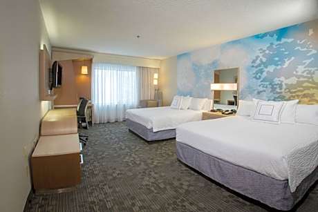 Queen Room with Two Queen Beds - Hearing Accessible