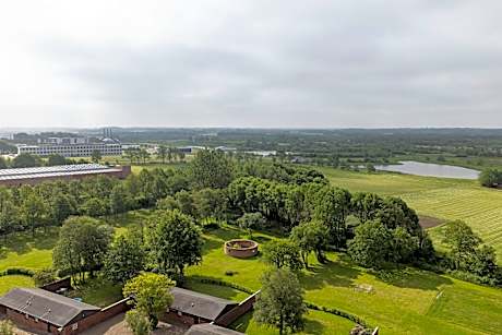 Single Room with Shared Shower and Toilet