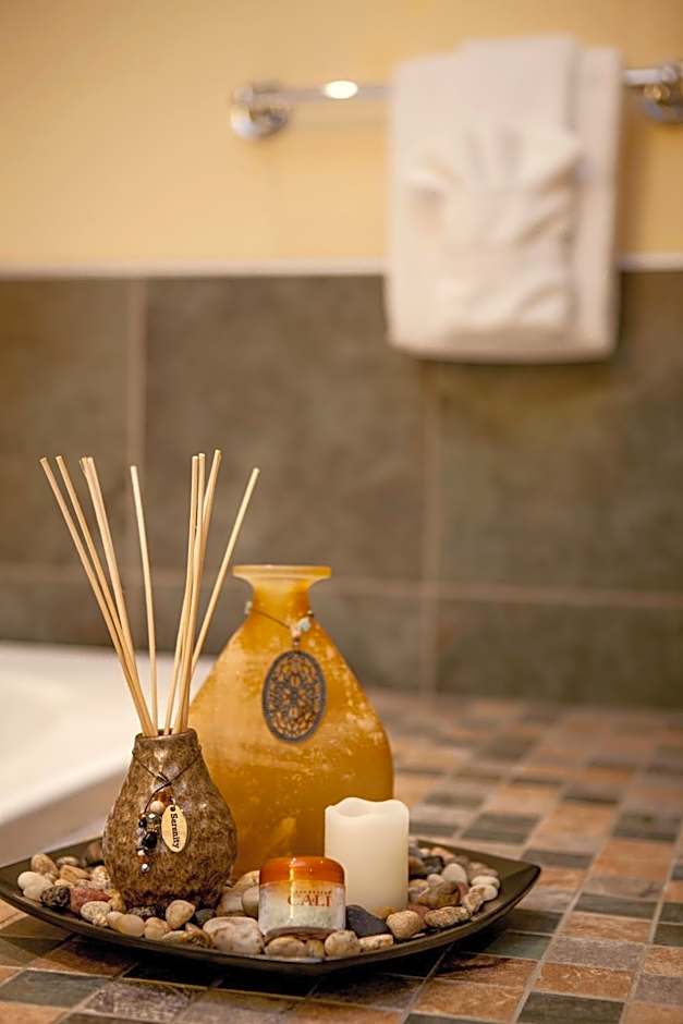 Watkins Glen Harbor Hotel