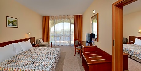 Family Room with Sea View (3 Adults + 3 Children)