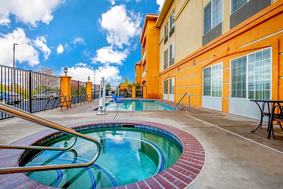 La Quinta by Wyndham Fowler