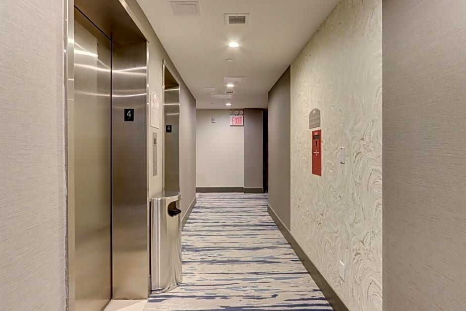 Microtel Inn by Wyndham Long Island City