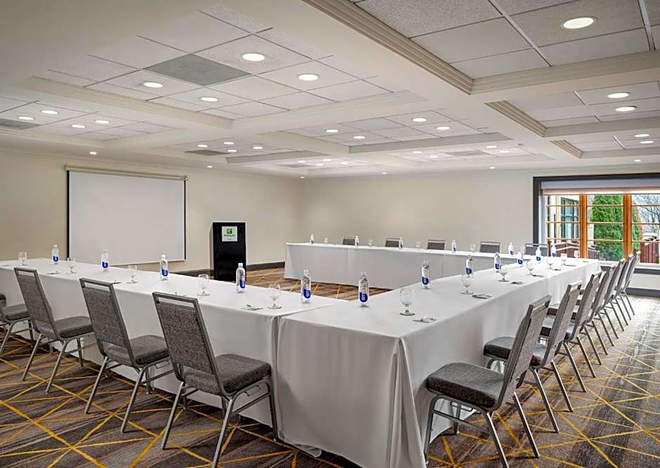 Holiday Inn Boston - Dedham Hotel & Conference Center By IHG