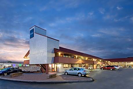 Travelodge by Wyndham South Holland