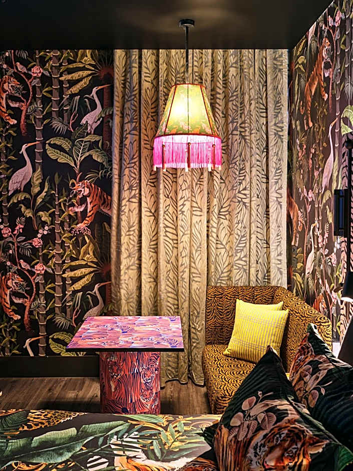 The Motley Hotel Richmond, Tapestry Collection by Hilton