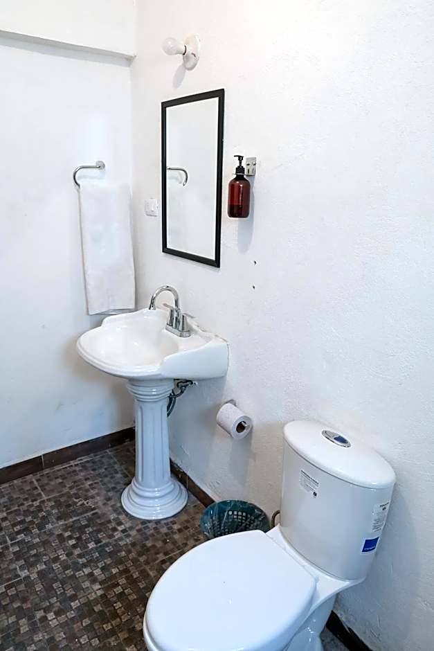 ANTIQUE Guest House Fundidora