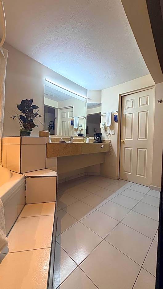 American Inn Hotel & Suites Parral