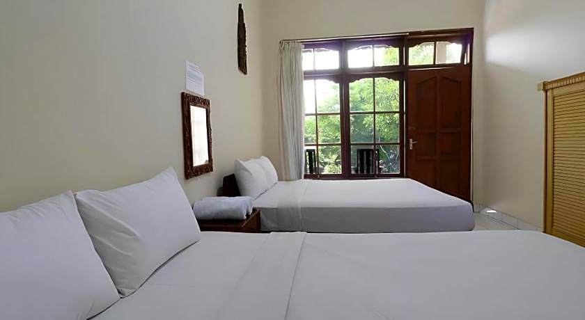 SPOT ON 2426 Hotel Aget Jaya Ii