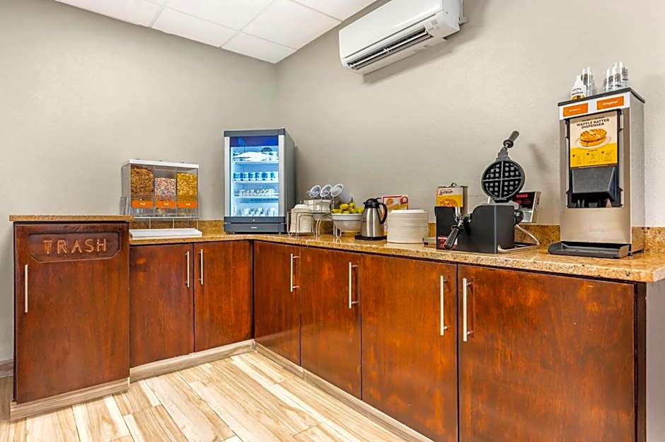 Comfort Inn & Suites