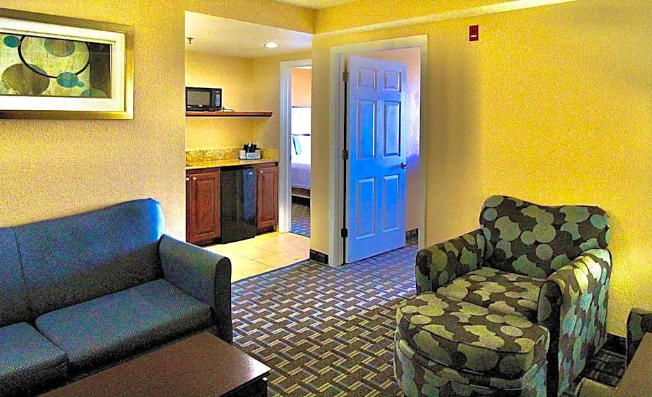 Holiday Inn Express Hotel & Suites Cocoa Beach By IHG