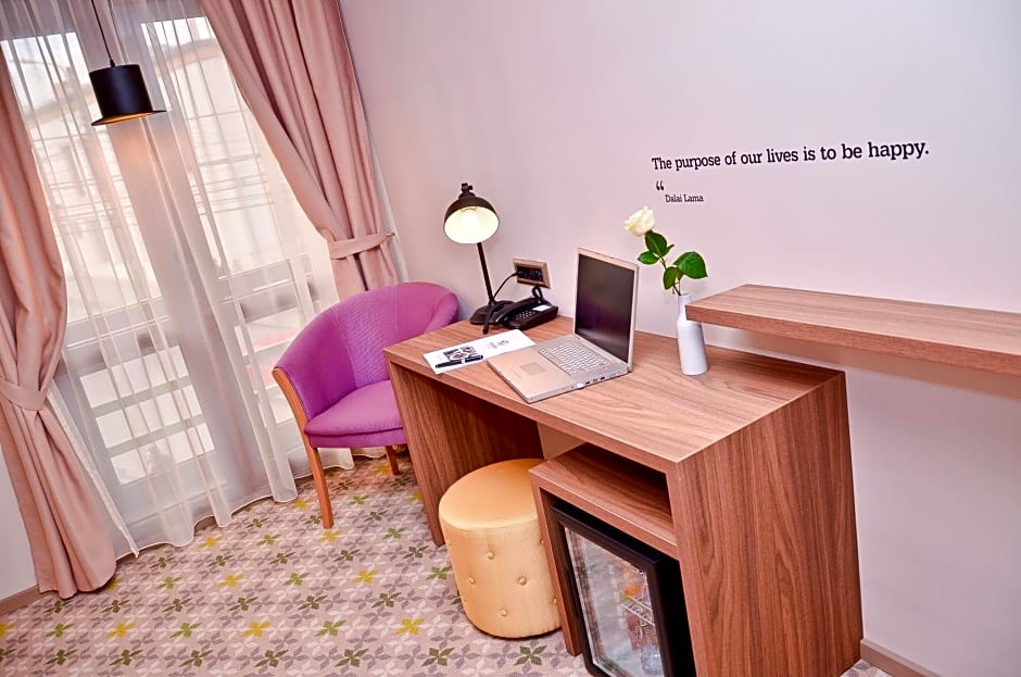 Hotel Capitolina City Chic