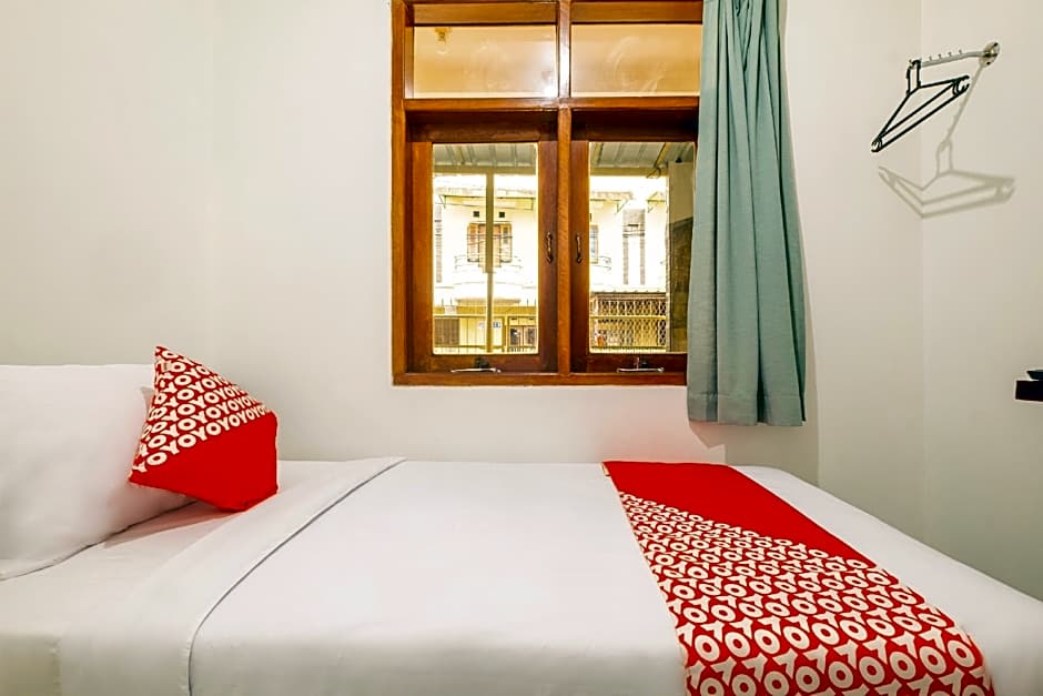 OYO 2265 Bunga Bakung Near RS Hermina Pasteur