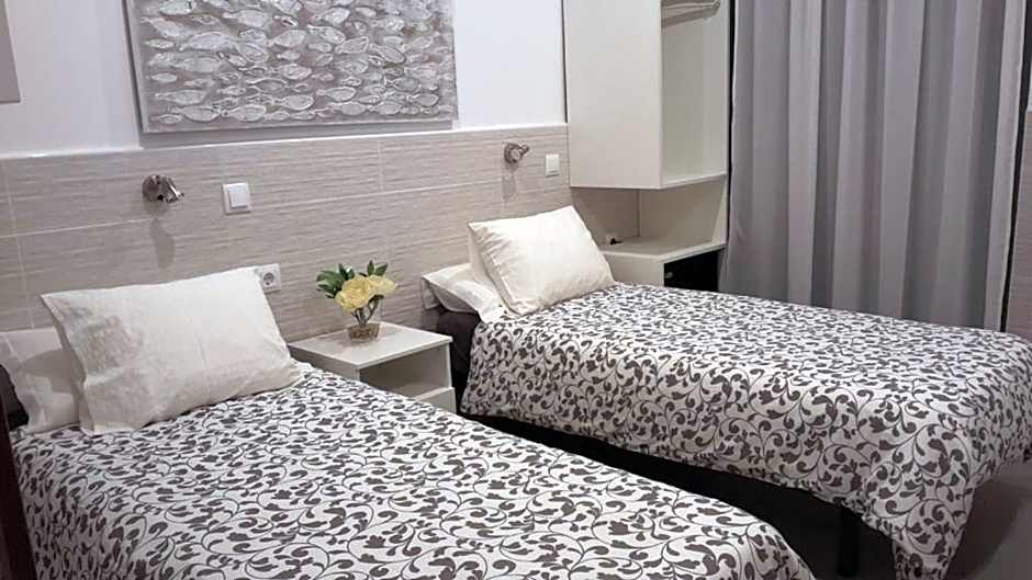 Hostal House