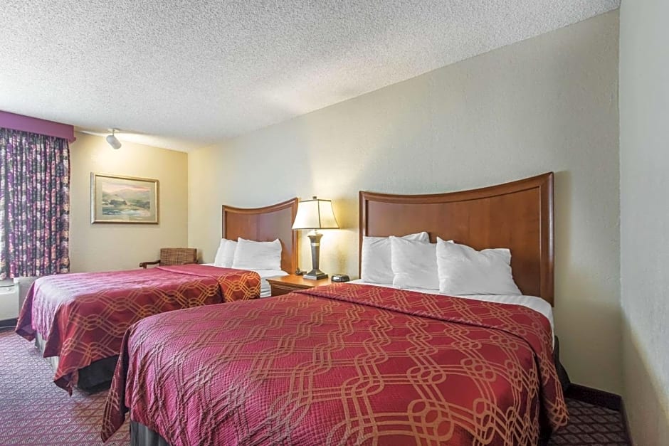 Econo Lodge Inn & Suites Joplin