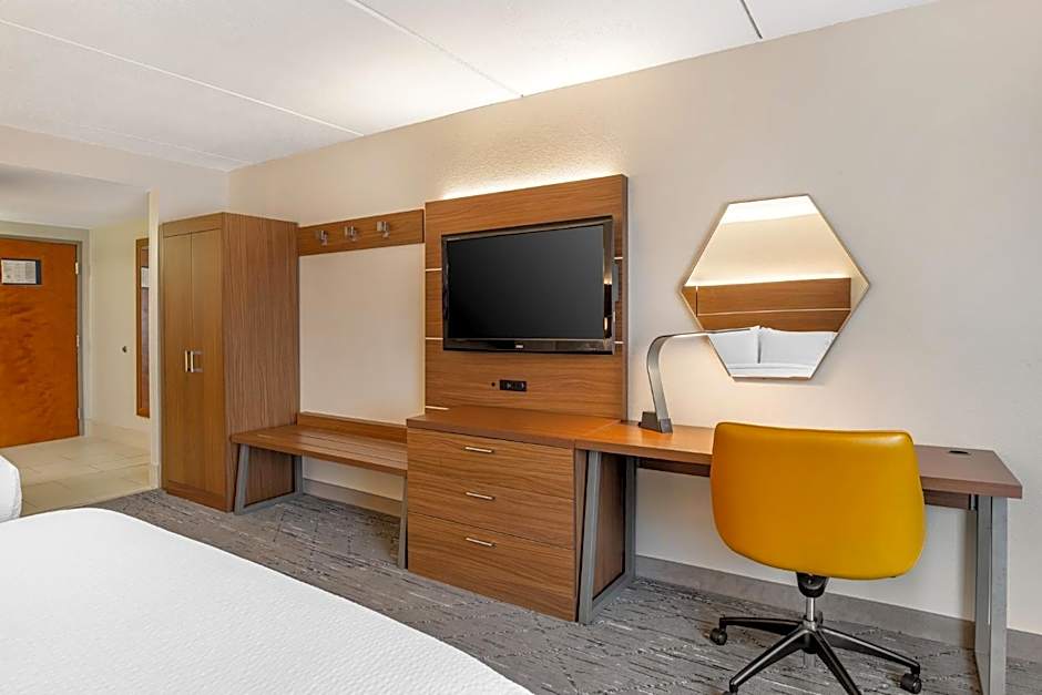 Holiday Inn Express Hotel and Suites Petersburg - Fort Lee by IHG
