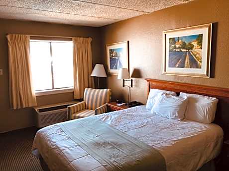 Queen Room - Disability Access - Smoking