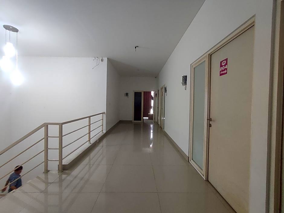 RedDoorz Syariah near Simpang Lima Semarang