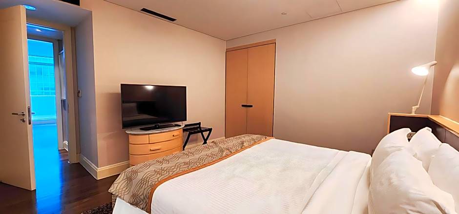 Photo 1 of 7 of Suite