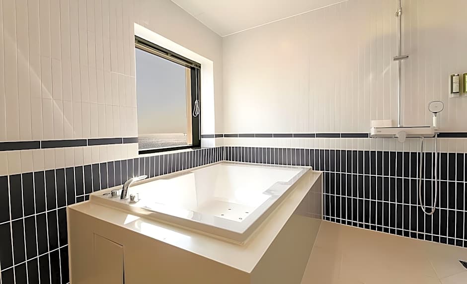 H. Moment Hotel Songjeong