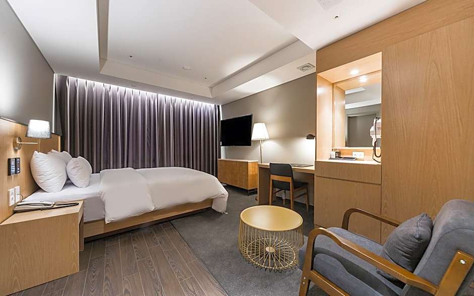 Gwangju HOUND Hotel (formerly Gwangju Washington Hotel)