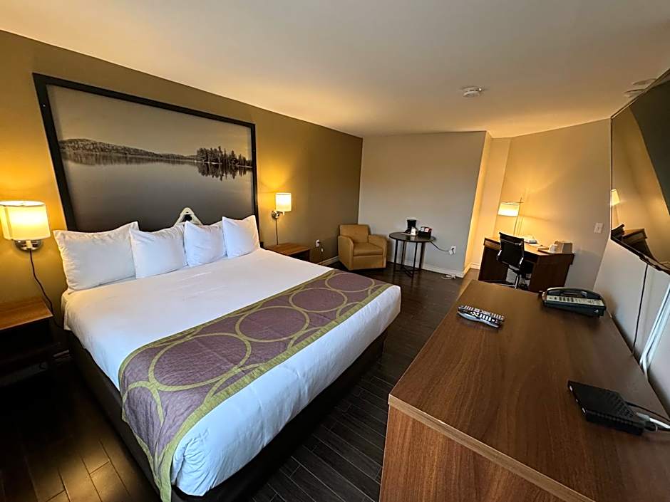 Super 8 by Wyndham Guelph