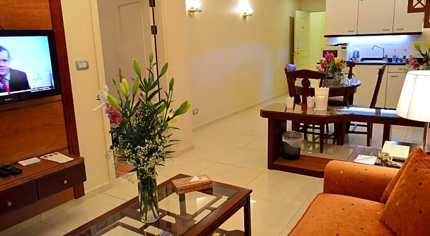 Comfort Hotel Suites