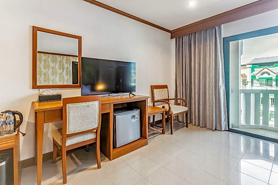 Rattana Karon Beach Hotel