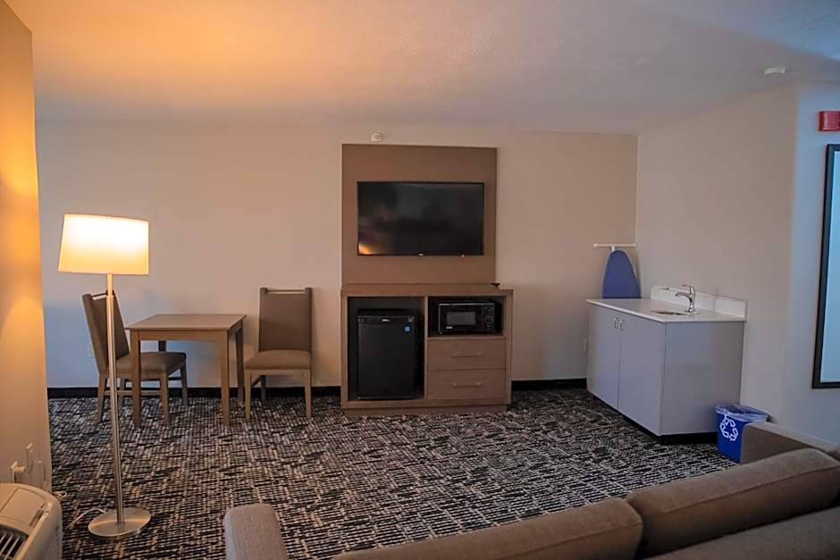Clarion Pointe Indianapolis Airport